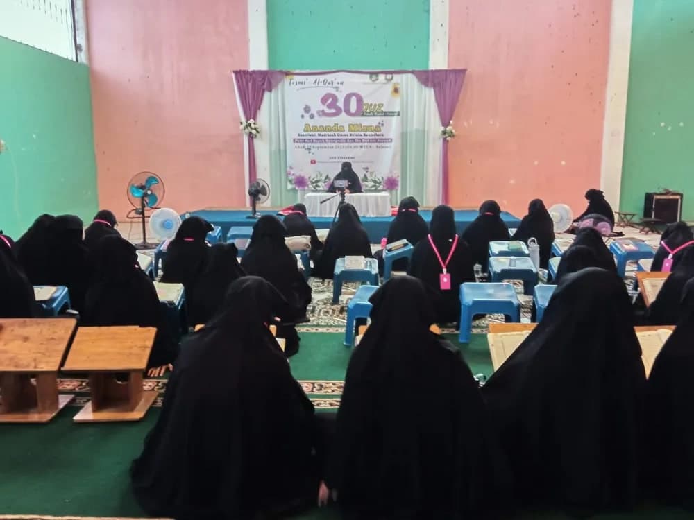 Ananda Misna Alifiah Tuntaskan Tasmi’ 30 Juz Al-Qur’an
